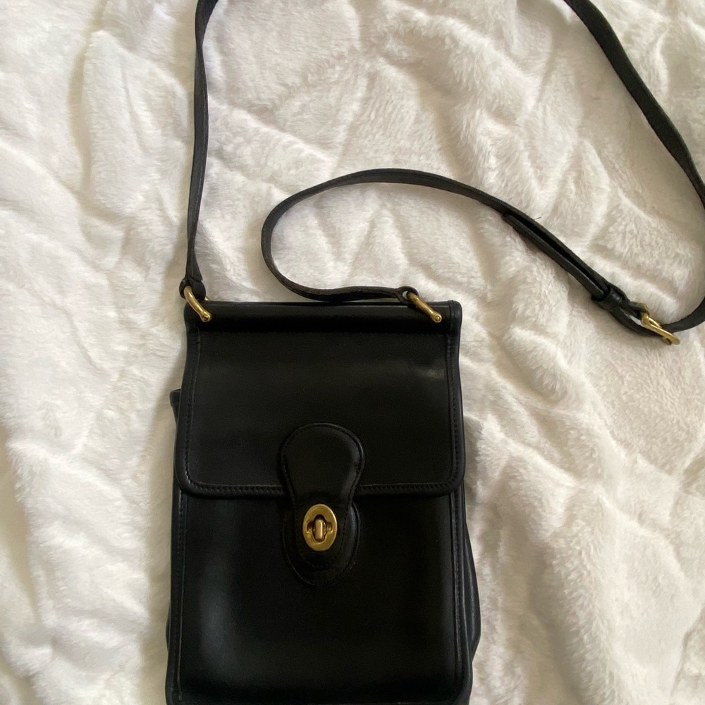 Black Vintage Coach Willis crossbody